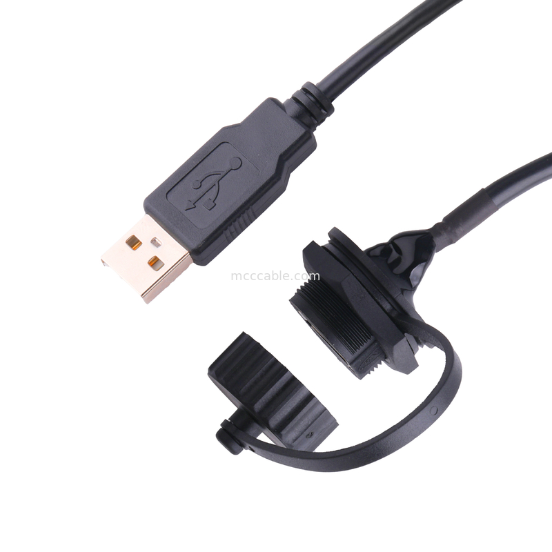 USB 2,0 un connecteur femelle avec le bouclier et le chapeau à l'usb d'USB 2,0 A câble sur mesure