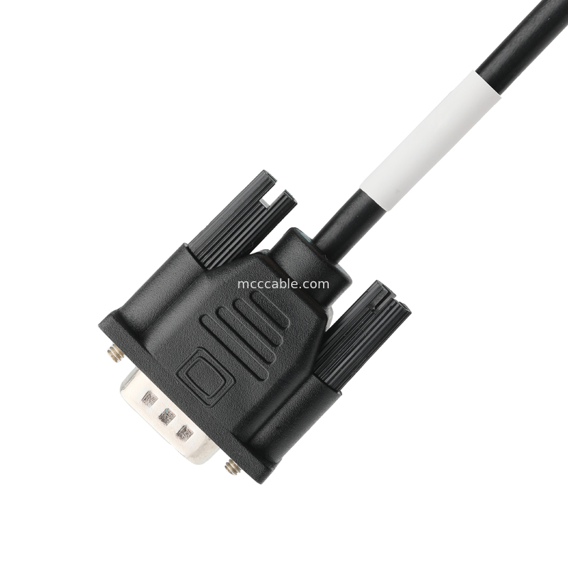 D-SUB-9Pin TYPE SOLDER mâle carcasse nickelée en caoutchouc blanc au connecteur D-SUB-9Pin FEMME OEM/ODM