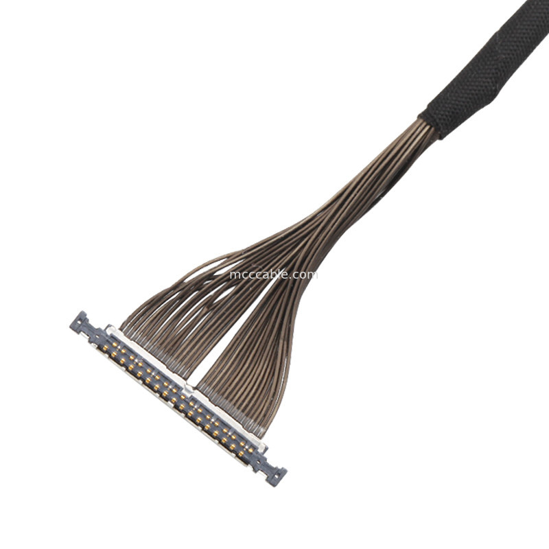 32 broches Micro câble coaxial 0,3 mm de hauteur 20496-032T-40 câble Lvds pour drone 32P connecteur