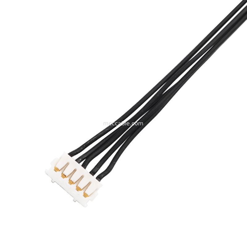 Assemblage de câble UAV Lvds Edp Assemblage de câble 0,25 mm Pitch 20531-034T-02 à Jst Auhr-05v-H 34 broche Micro câble coaxial