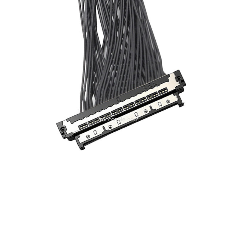 Câble micro-coaxial USL20-30SS-017C à pas de 0,4 mm, étanche IP67 pour l'installation de caméras en environnements difficiles